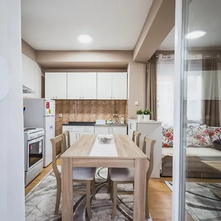 Axios Apartment *