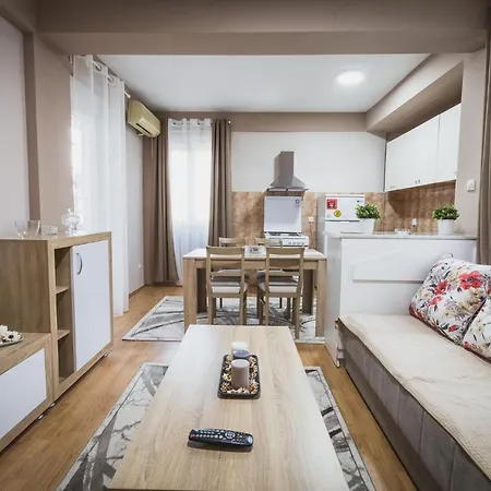 Apartment Axios